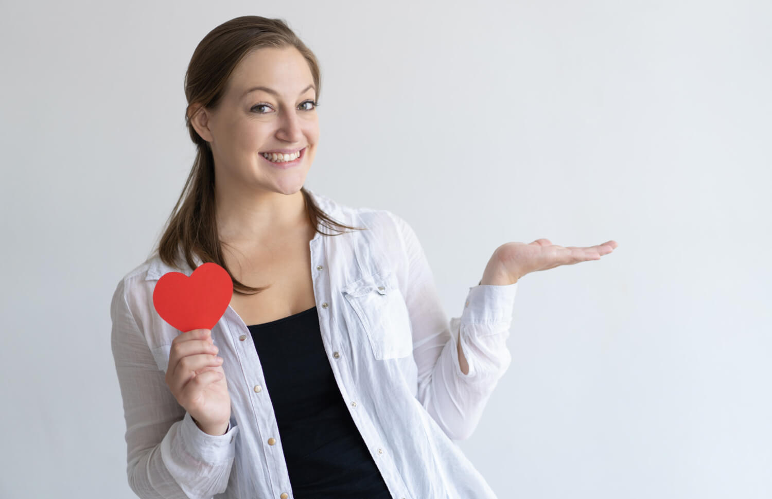 Mujer que expresa su amor propio