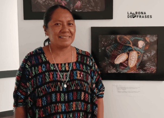 Aurelia, mujer indígena productora de cacao orgánico en Alta Verapaz, Guatemala