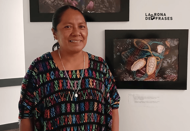 Aurelia, mujer indígena productora de cacao orgánico en Alta Verapaz, Guatemala